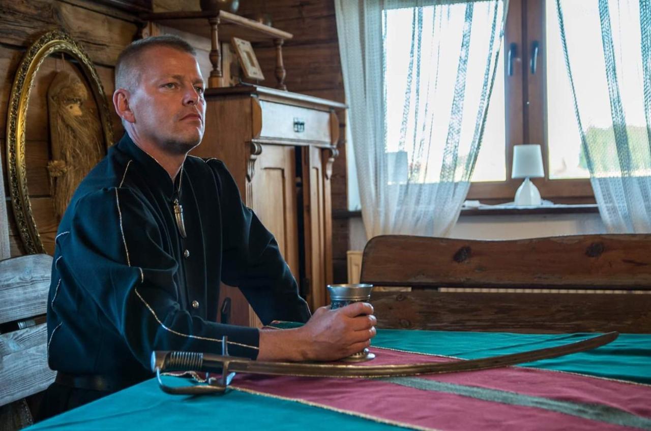 Straznica Komtura Mikołajki Exteriör bild