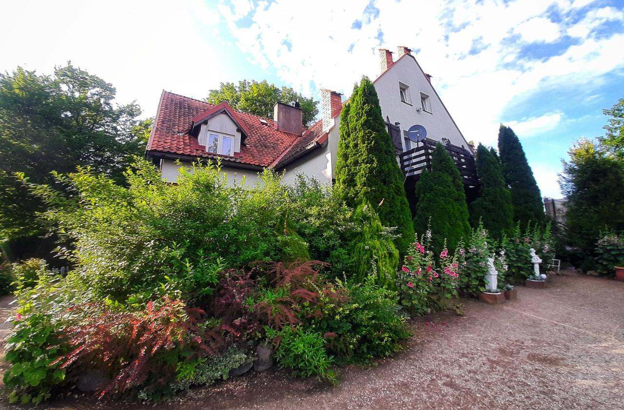 Straznica Komtura Mikołajki Exteriör bild